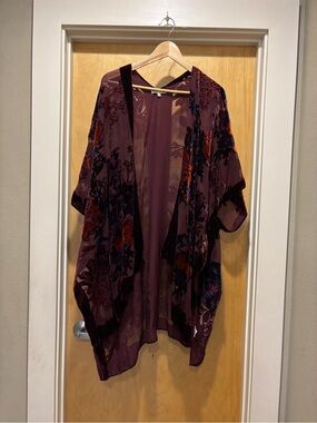 Woven Heart Burnout Velvet Floral Kimono – One Size